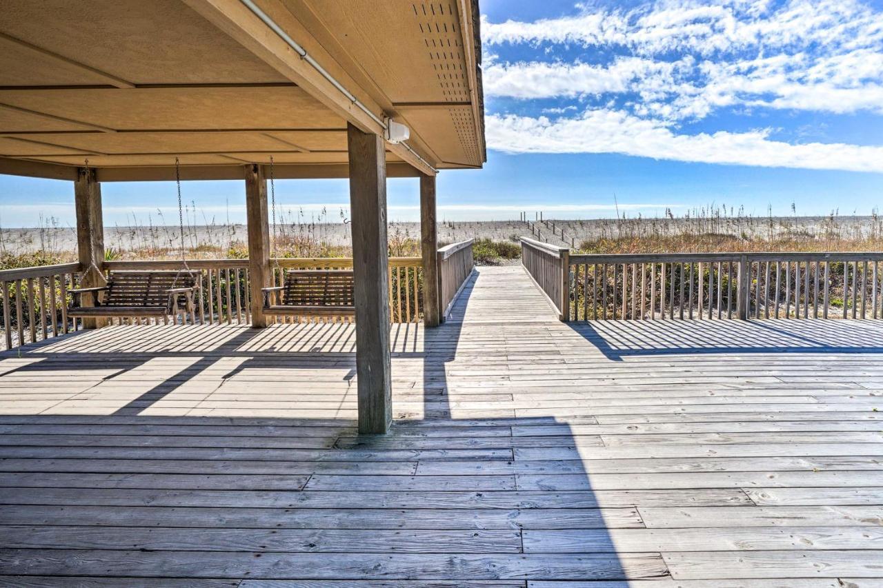 Oak Island Beachfront Condo With Community Pool Kültér fotó