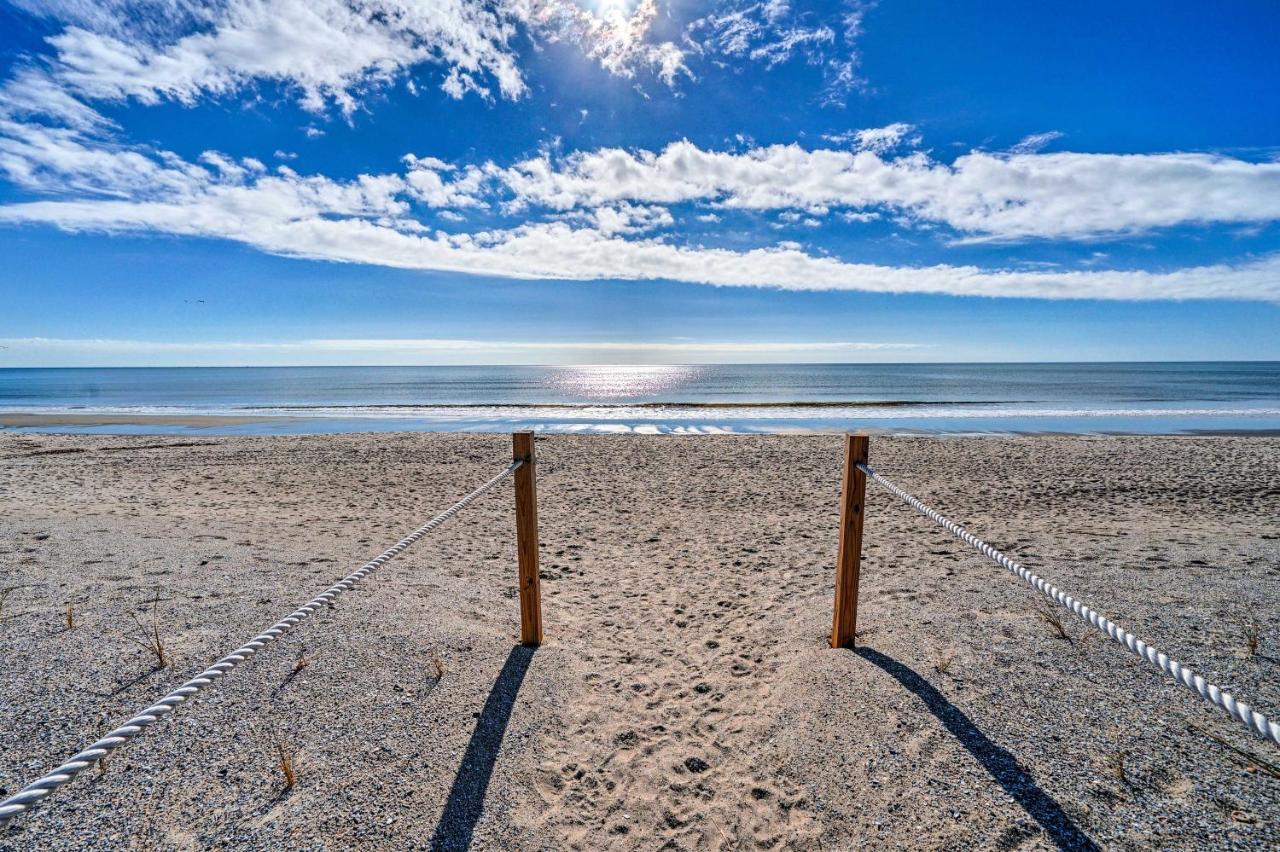 Oak Island Beachfront Condo With Community Pool Kültér fotó