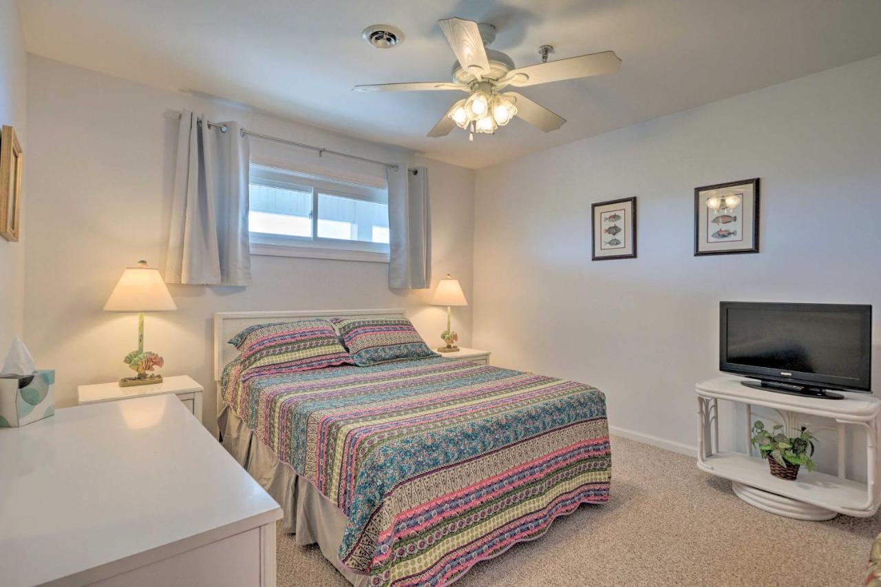 Oak Island Beachfront Condo With Community Pool Kültér fotó