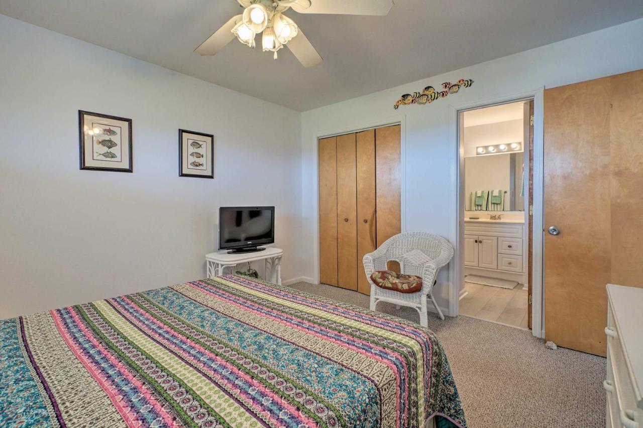 Oak Island Beachfront Condo With Community Pool Kültér fotó