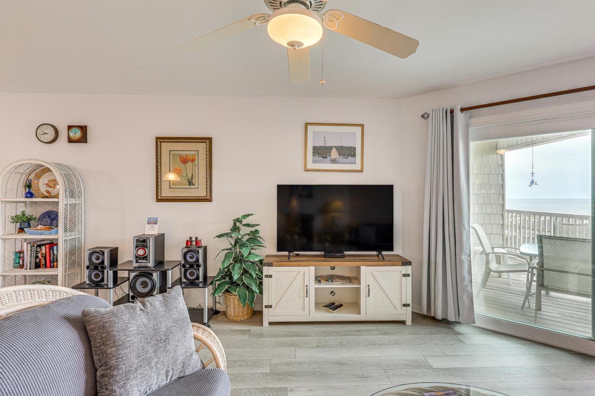 Oak Island Beachfront Condo With Community Pool Kültér fotó