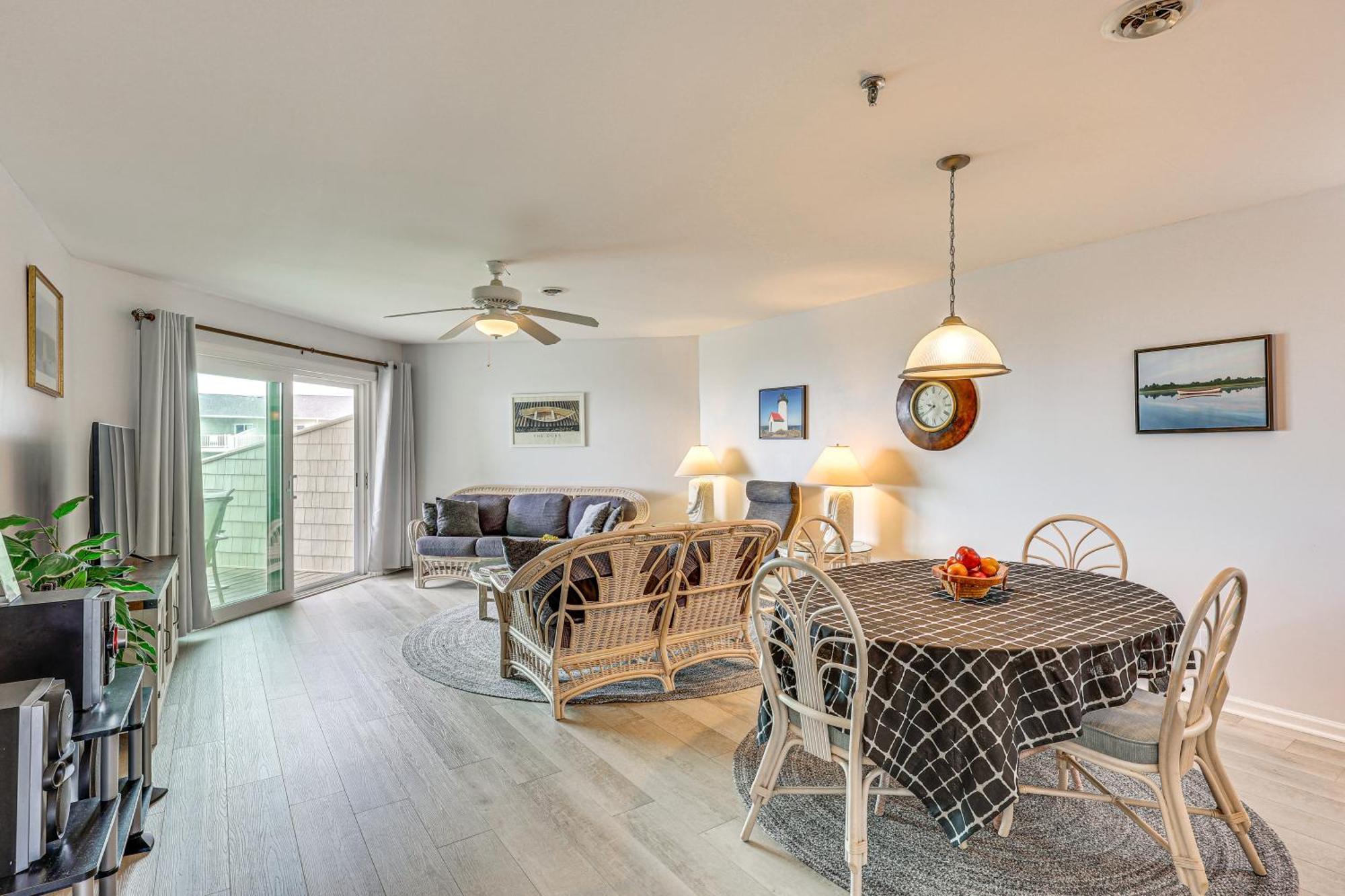 Oak Island Beachfront Condo With Community Pool Kültér fotó